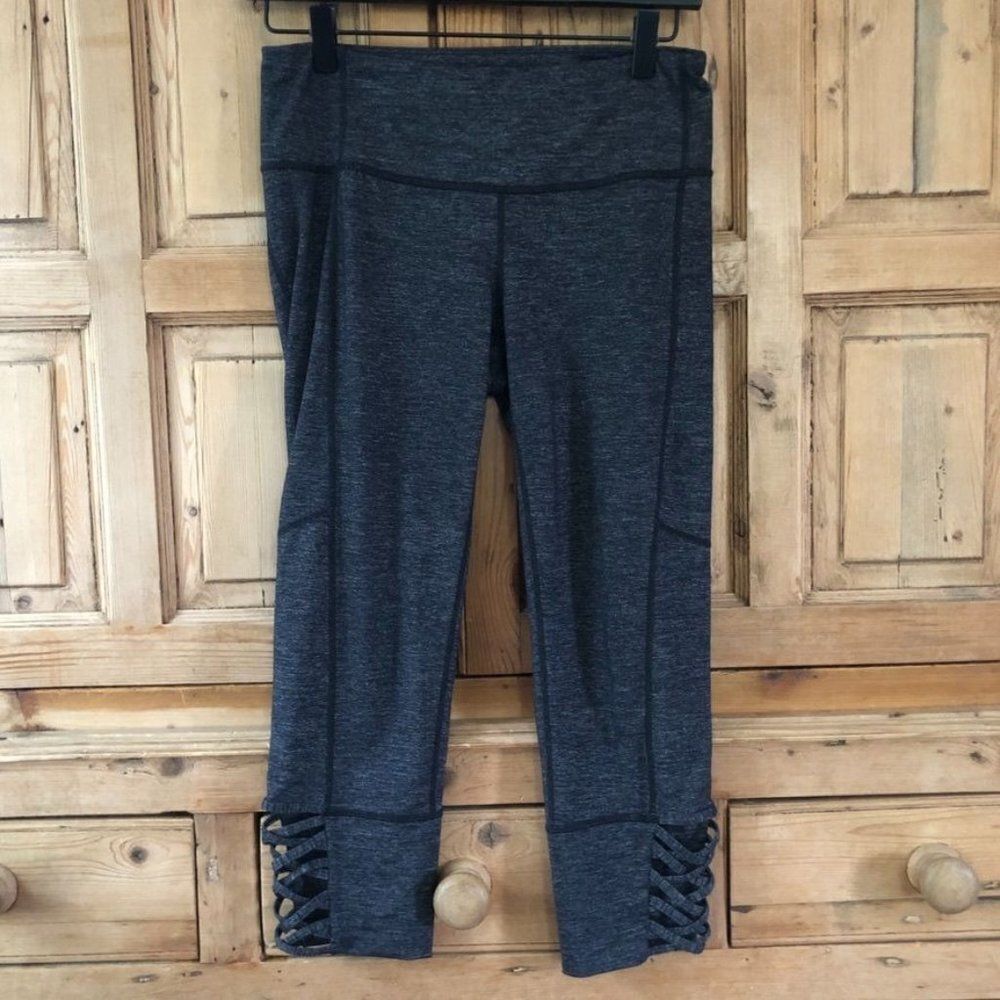 Athleta Womens Size Small Gray‎ Mind Over Matter Leggings Cut Out Crop Athletic